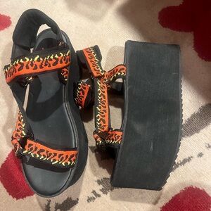 YRU huge platform Velcro fire sandals